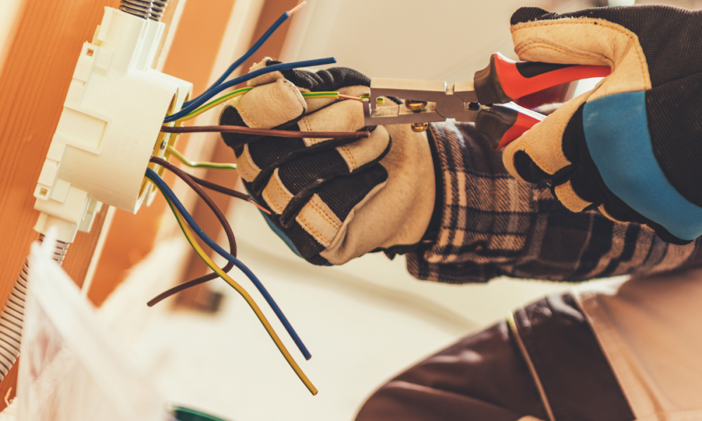 Emergency Electrician in Saint Petersburg